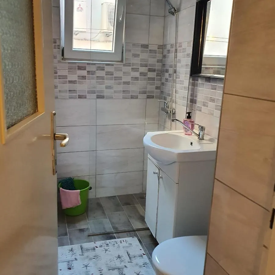 Varos Apartment And Separate Room Zadar