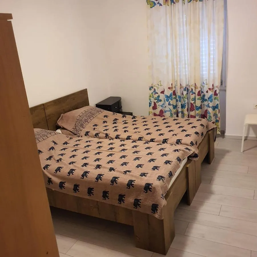 Varos Apartment And Separate Room Zadar