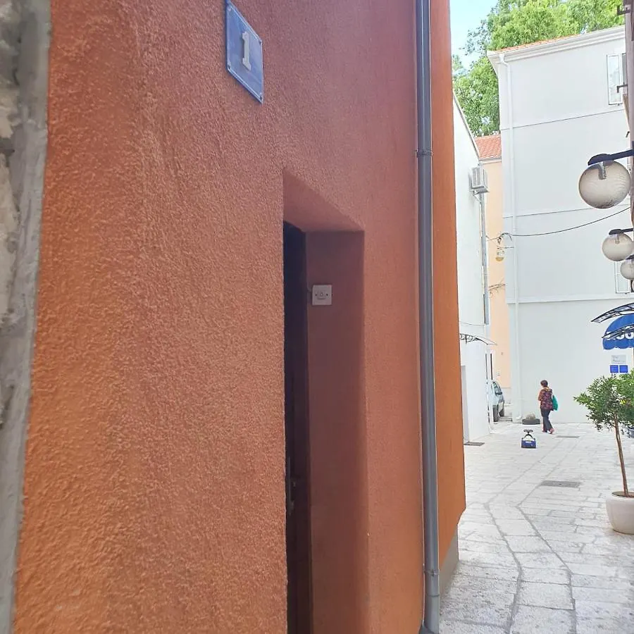 Varos Apartment And Separate Room Zadar